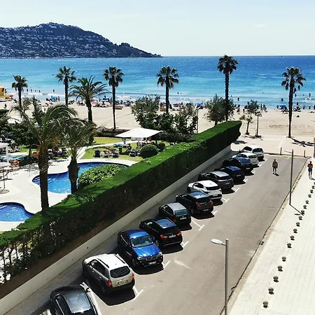 Spacieux Rose Front Et Piscine Apartment Roses