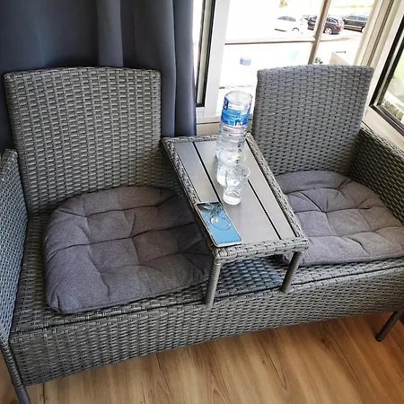 Spacieux Rose Front Et Piscine Apartment *