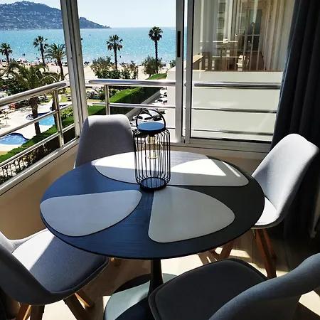Spacieux Rose Front Et Piscine Apartment