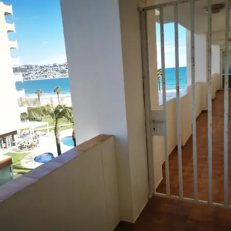 Apartment Spacieux Rose Front Et Piscine